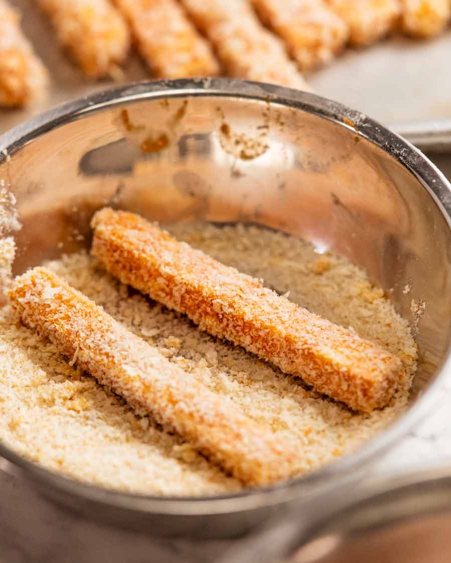 Frites de halloumi panées