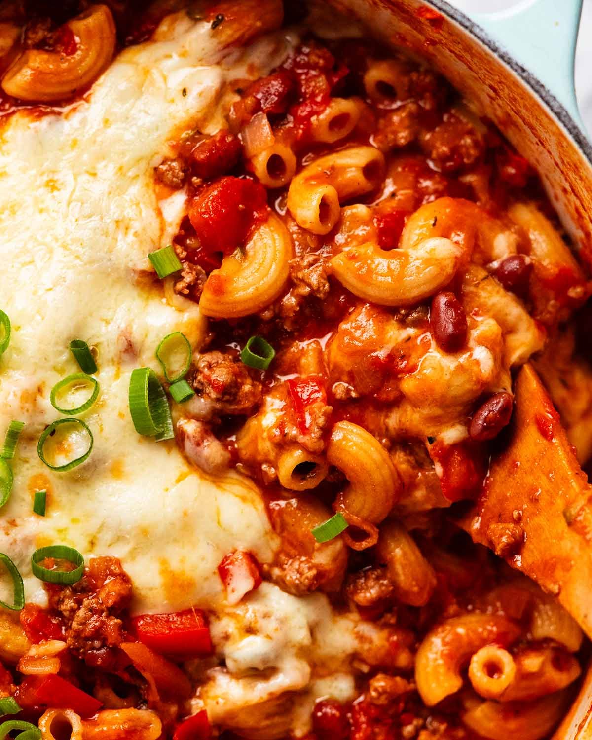 Pâtes Cajun au Bœuf en Une Seule Casserole