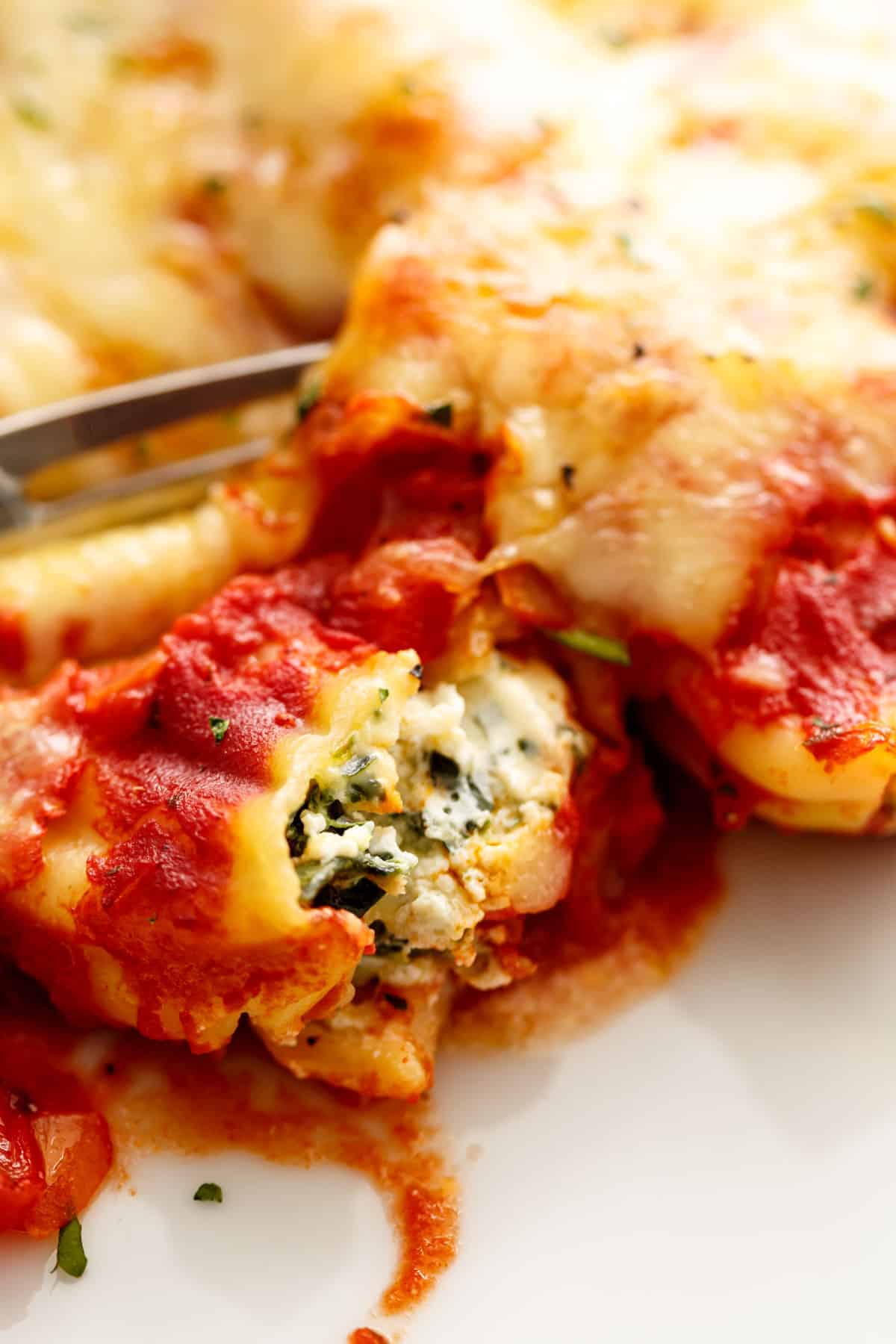 Un morceau de Manicotti aux Épinards et Ricotta (Cannelloni)