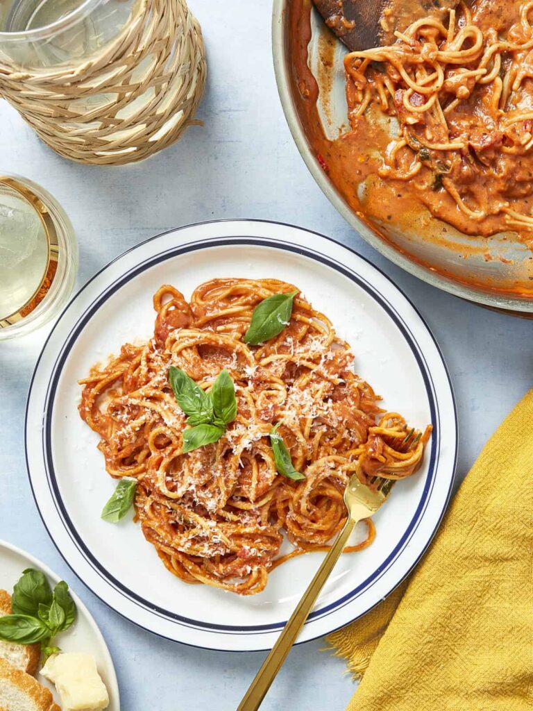 Creamy Tomato Pasta - Cafe Delites