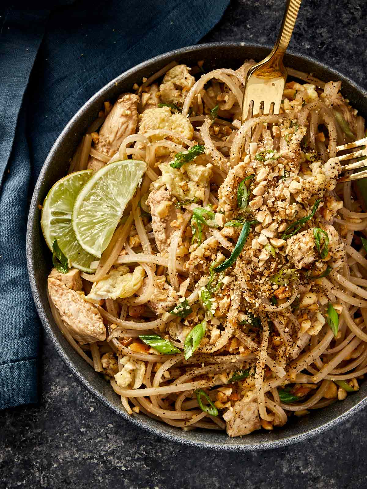 Pad Thai With Chicken & Tofu
